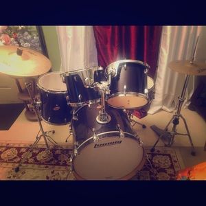 Ludwig accent series complete drum set- b/w